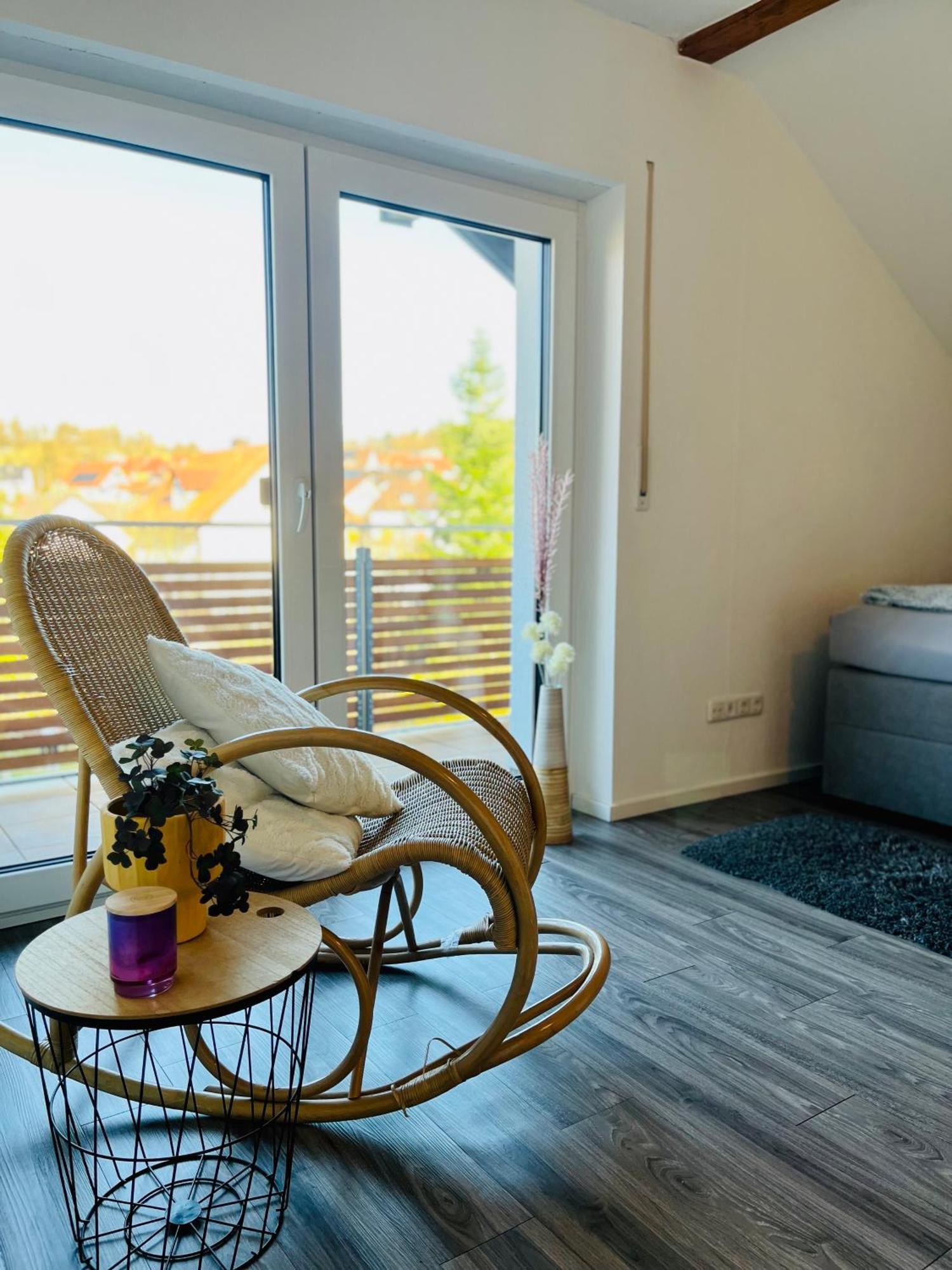 Appartement Mit Blick Ins Gruene Viereth-Trunstadt Exteriör bild
